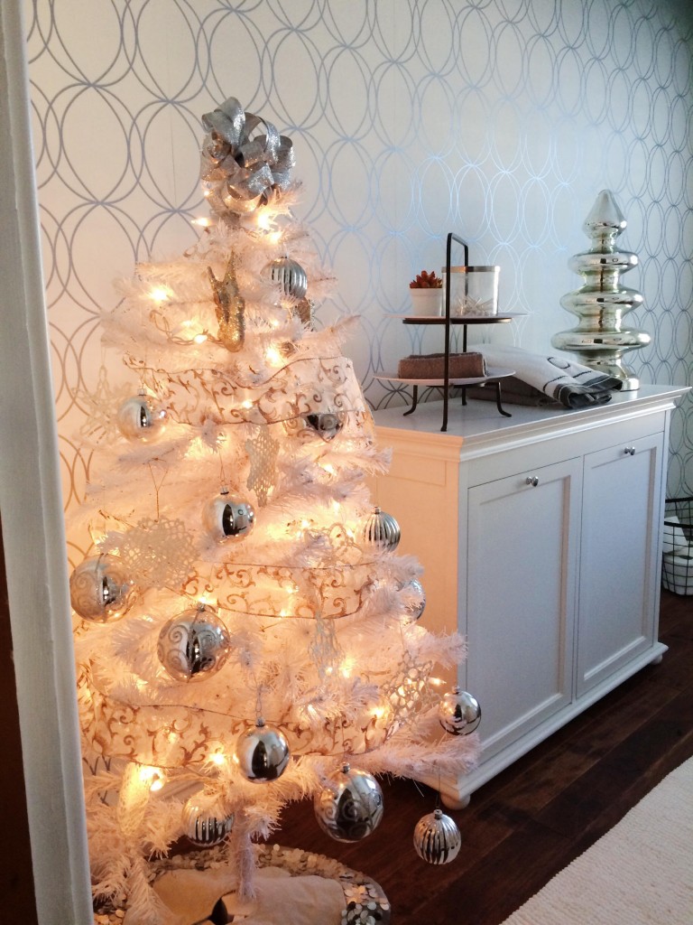 Styling Harvard 2015 Christmas tour bathroom tree 